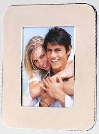 R5021 Plain Richmond Photoframe 5 x 7 Silver Plated - Engravable & Gifts/Picture Frames