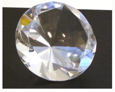 .........X53110 Diamond 10cm Paperweight in Gift Box