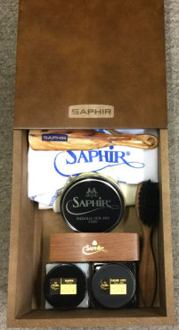 Medaille dOr 1925 Paris Wood Slide Box with contents - Shoe Care Products/Medaille dOr 1925 Paris
