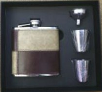 X58192 Hip Flask Tan Check Leather in display box