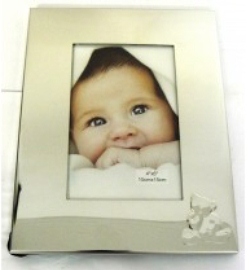 ***X86010 BABY BEAR PHOTOFRAME (22.7 x 17 cm) - Engravable & Gifts/Picture Frames